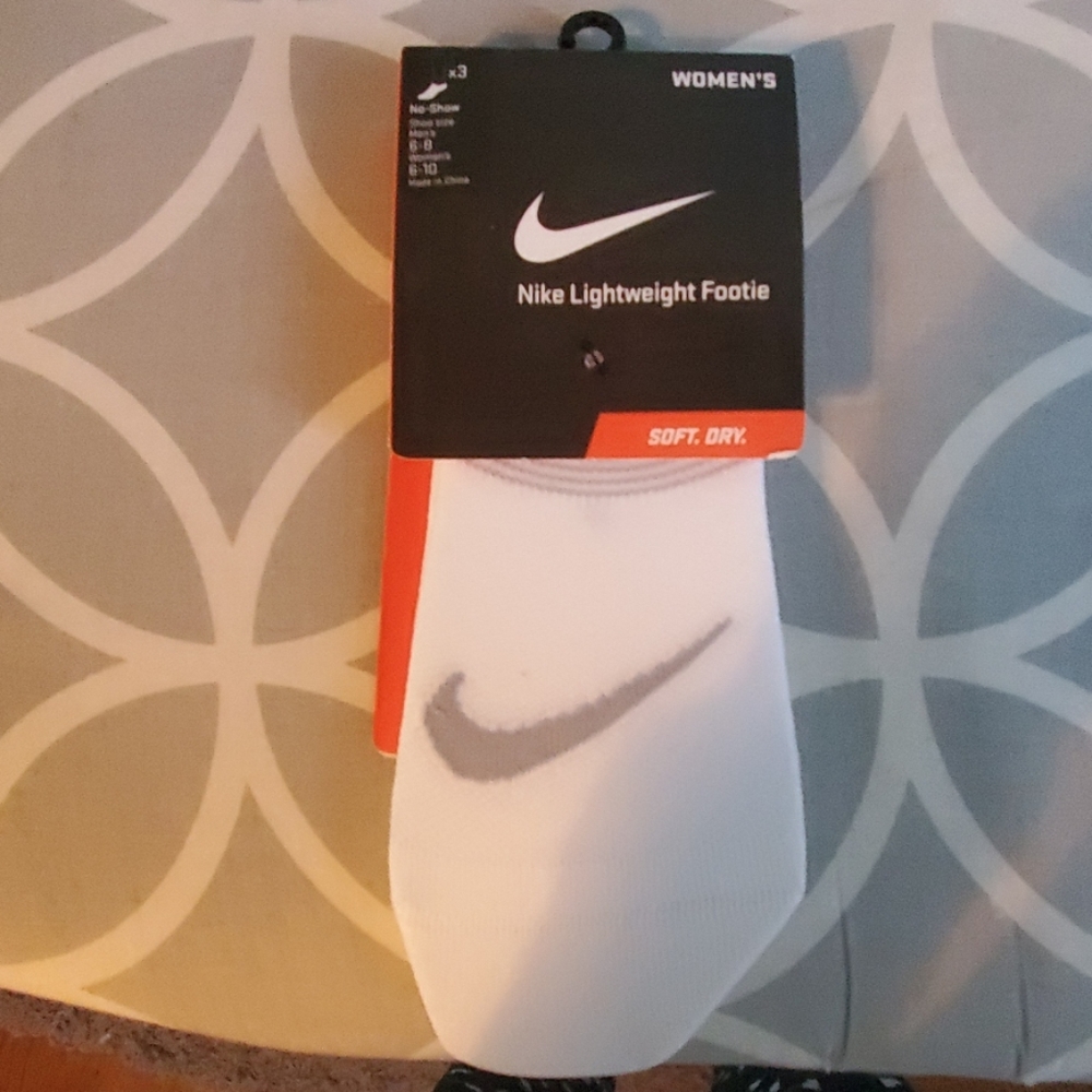 Nike no show socks